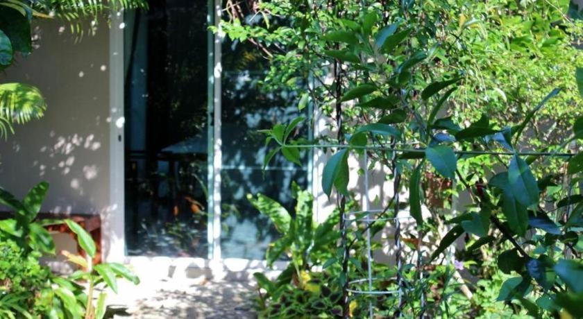 Rommai Rimnaam Resort Ranong Kültér fotó