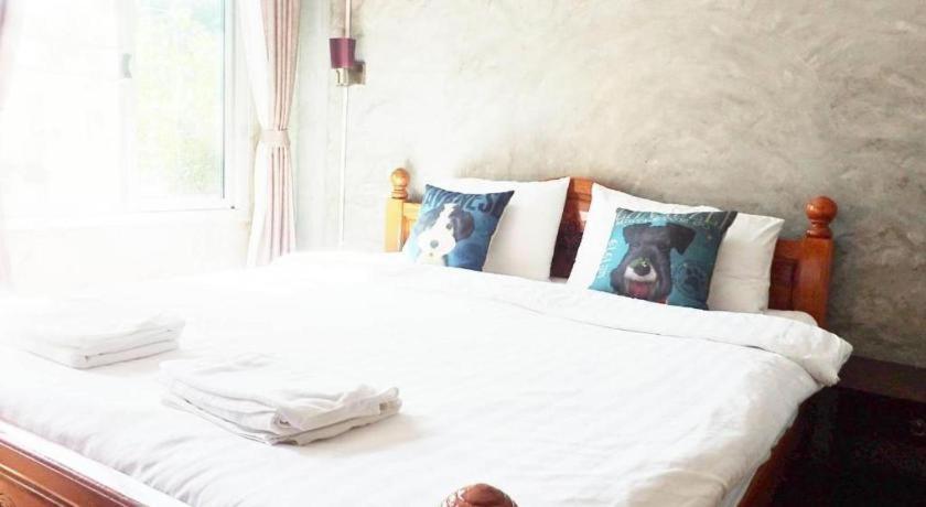 Rommai Rimnaam Resort Ranong Kültér fotó
