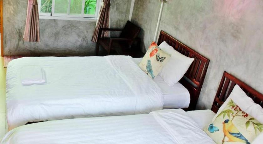 Rommai Rimnaam Resort Ranong Kültér fotó